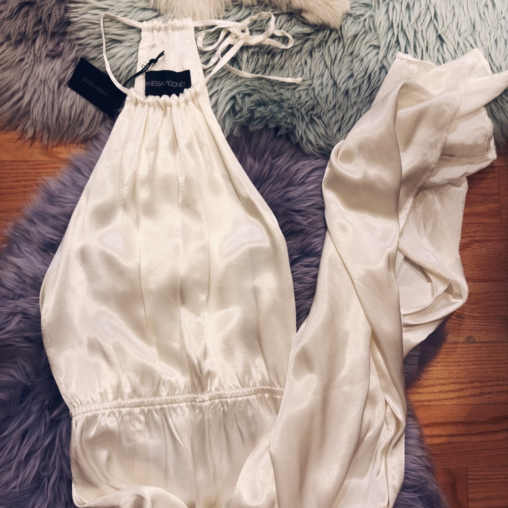 Vanessa Mooney discontinued Maxi-Dress in white, never worn excellent condition.